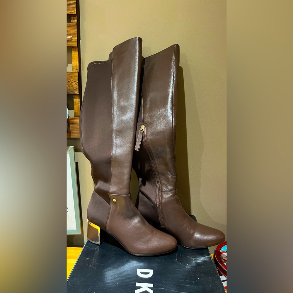 DKNY women’s boots
